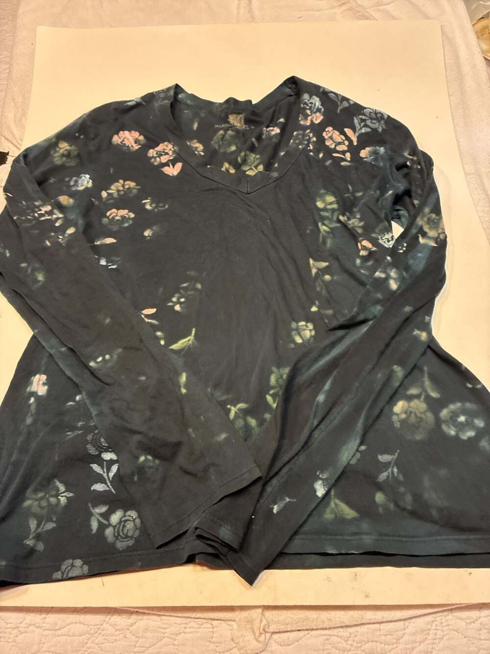 Marika Charles Women's Floral Long Sleeve V-Neck Top